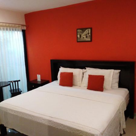 Hotel Catedral Campeche Bagian luar foto