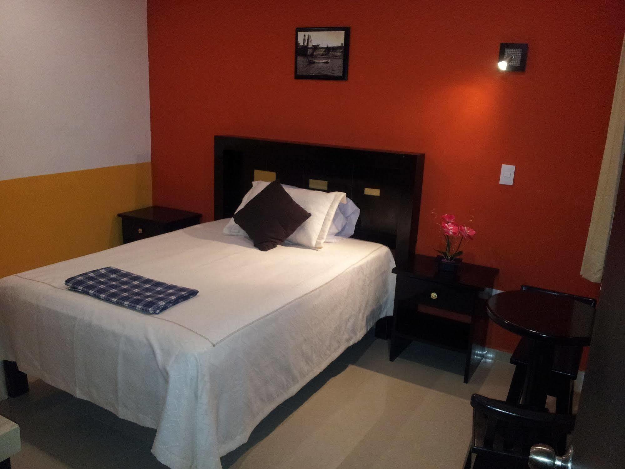 Hotel Catedral Campeche Bagian luar foto