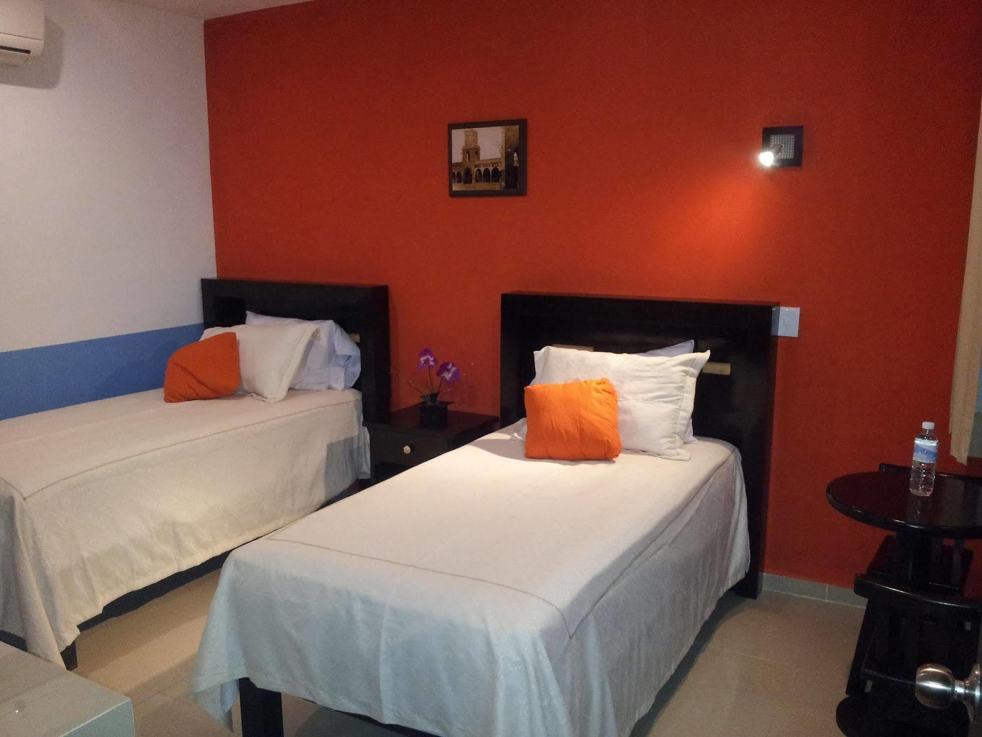 Hotel Catedral Campeche Bagian luar foto