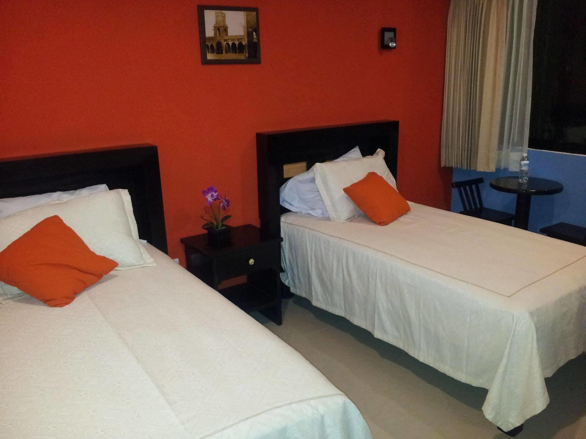 Hotel Catedral Campeche Bagian luar foto