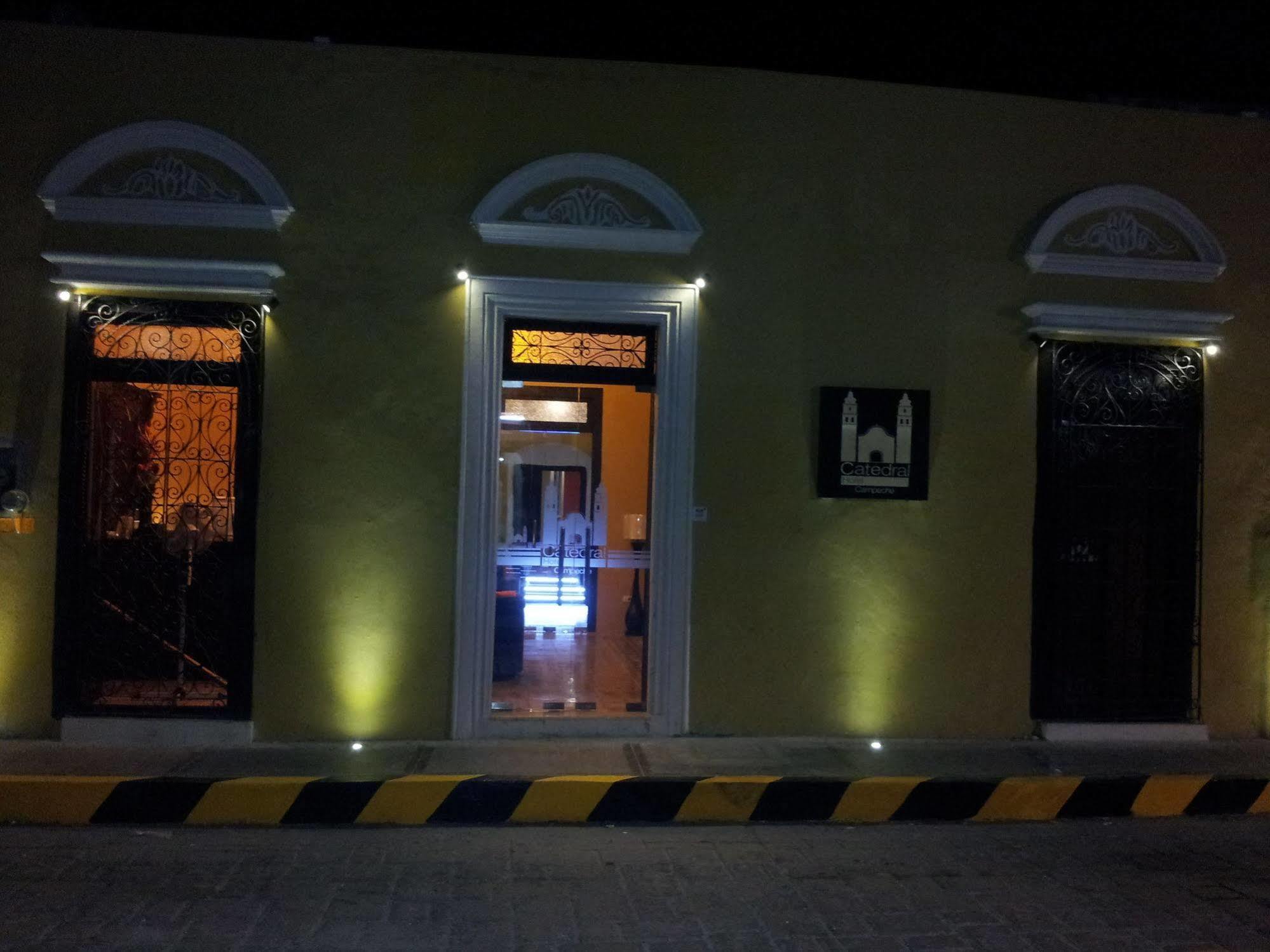Hotel Catedral Campeche Bagian luar foto