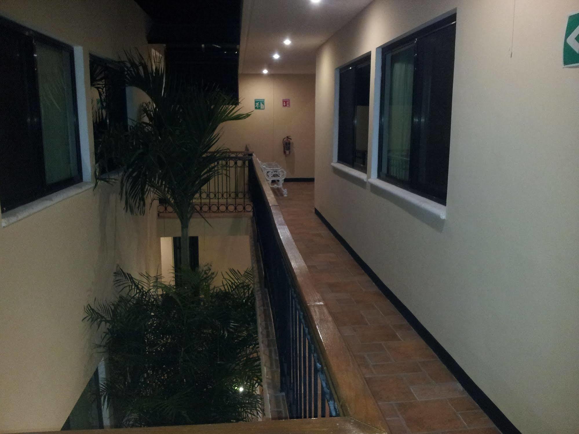 Hotel Catedral Campeche Bagian luar foto
