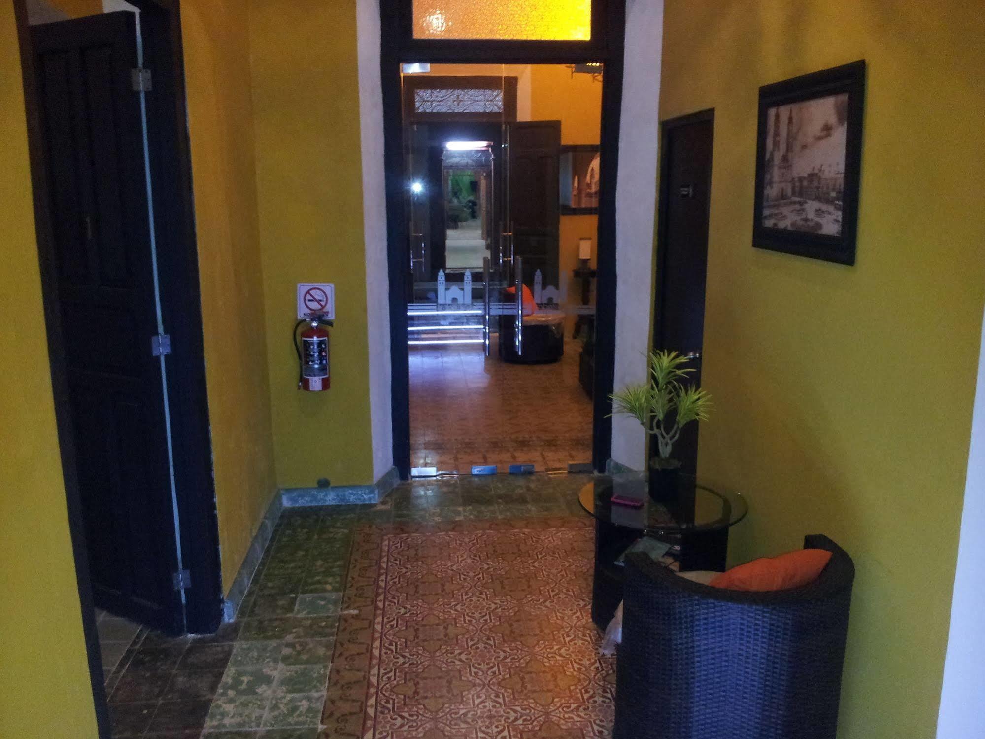 Hotel Catedral Campeche Bagian luar foto